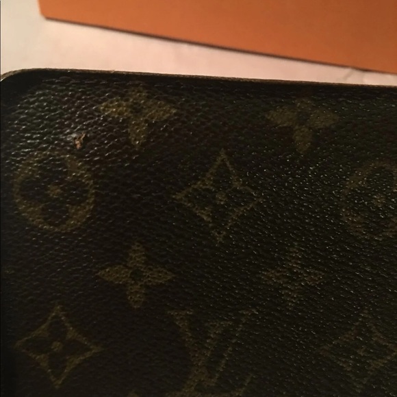 SOLDAuth Louis Vuitton Zippy Wallet/Organizer - Picture 9 of 10